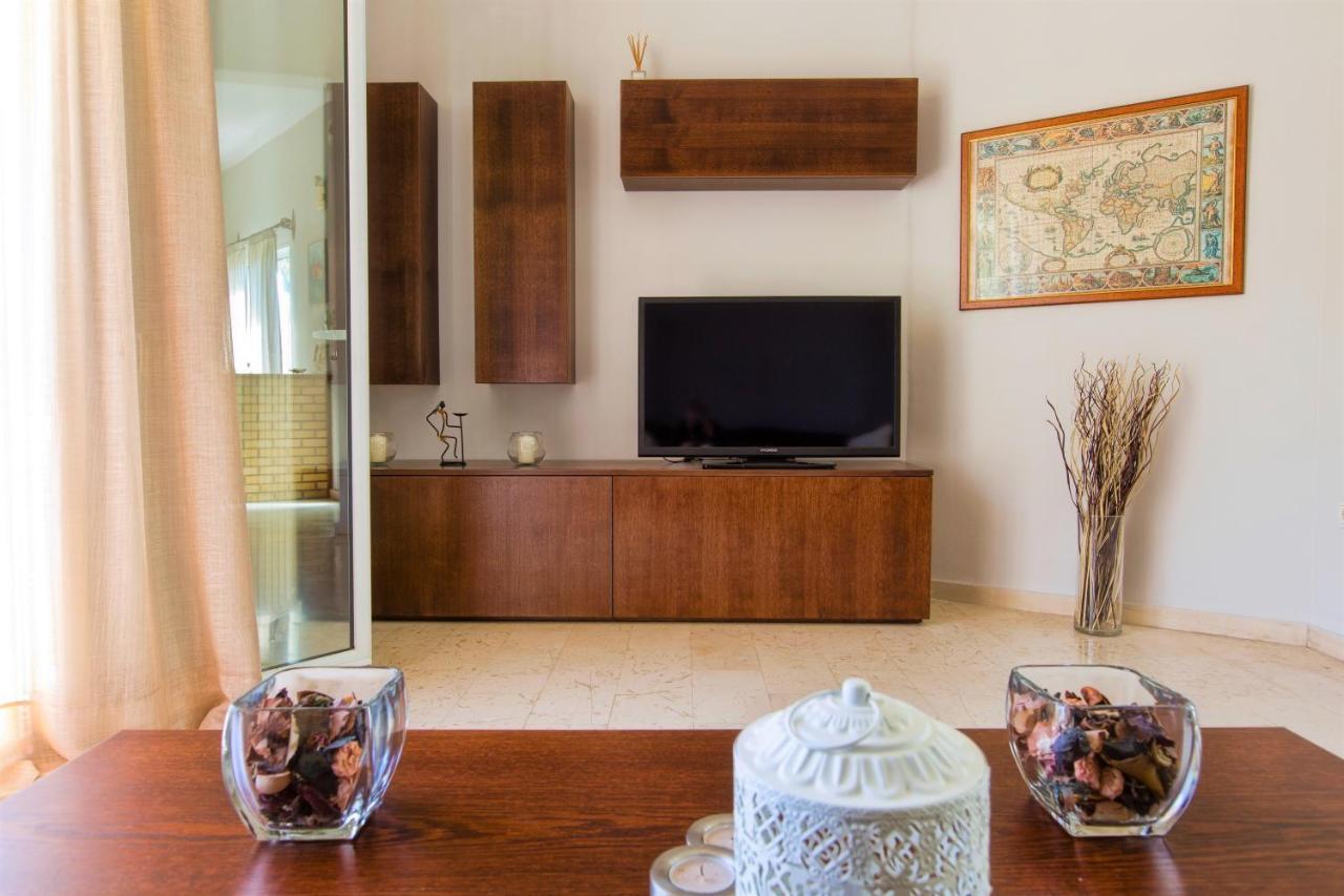 The Olive Grove By Konnect, Dasia